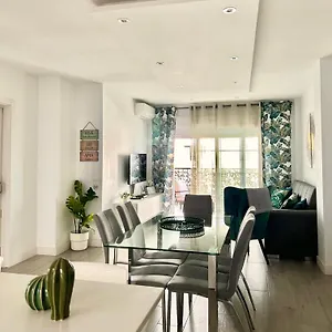 Apartment Tulipanes - Parking Privado, Benalmadena